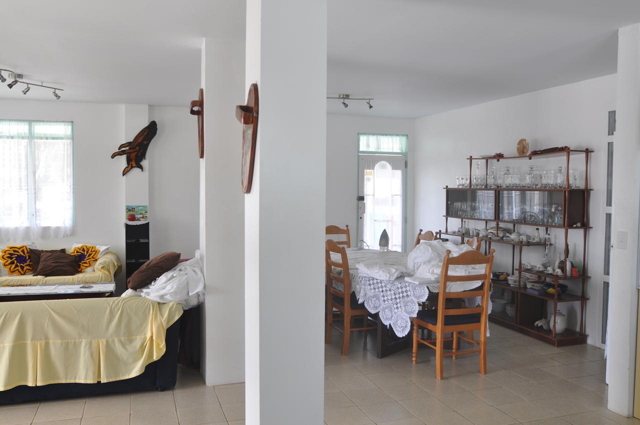 Flying Annie Moa Bed & Breakfast Neiafu Bagian luar foto