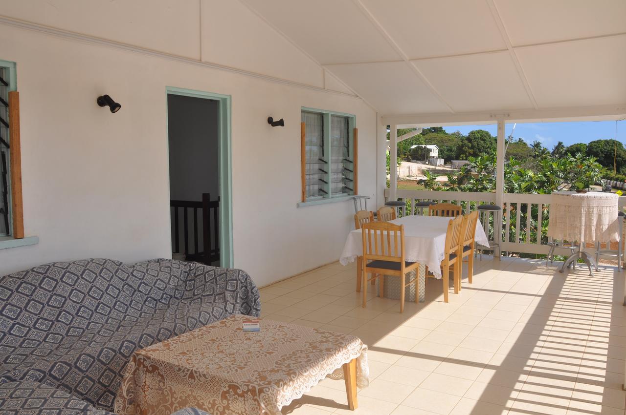 Flying Annie Moa Bed & Breakfast Neiafu Bagian luar foto