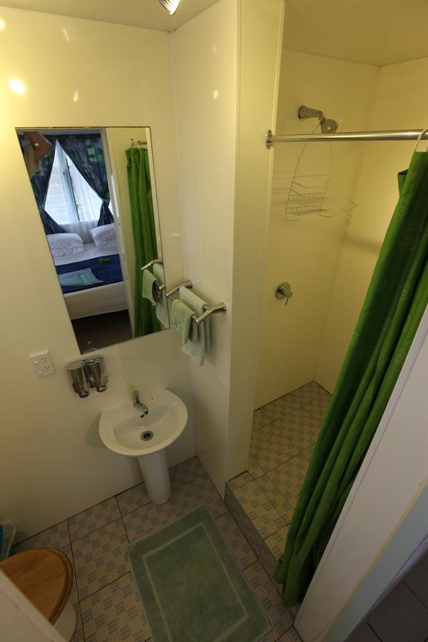 Flying Annie Moa Bed & Breakfast Neiafu Bagian luar foto