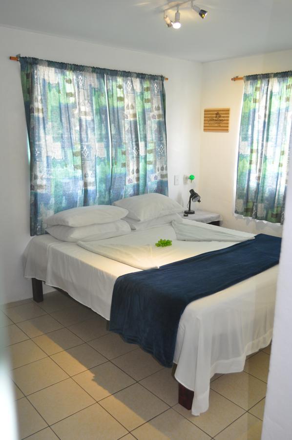 Flying Annie Moa Bed & Breakfast Neiafu Bagian luar foto
