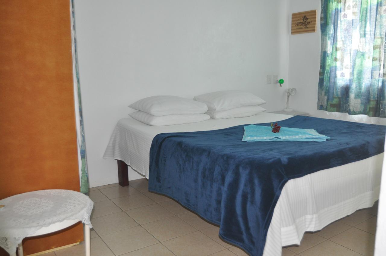 Flying Annie Moa Bed & Breakfast Neiafu Bagian luar foto