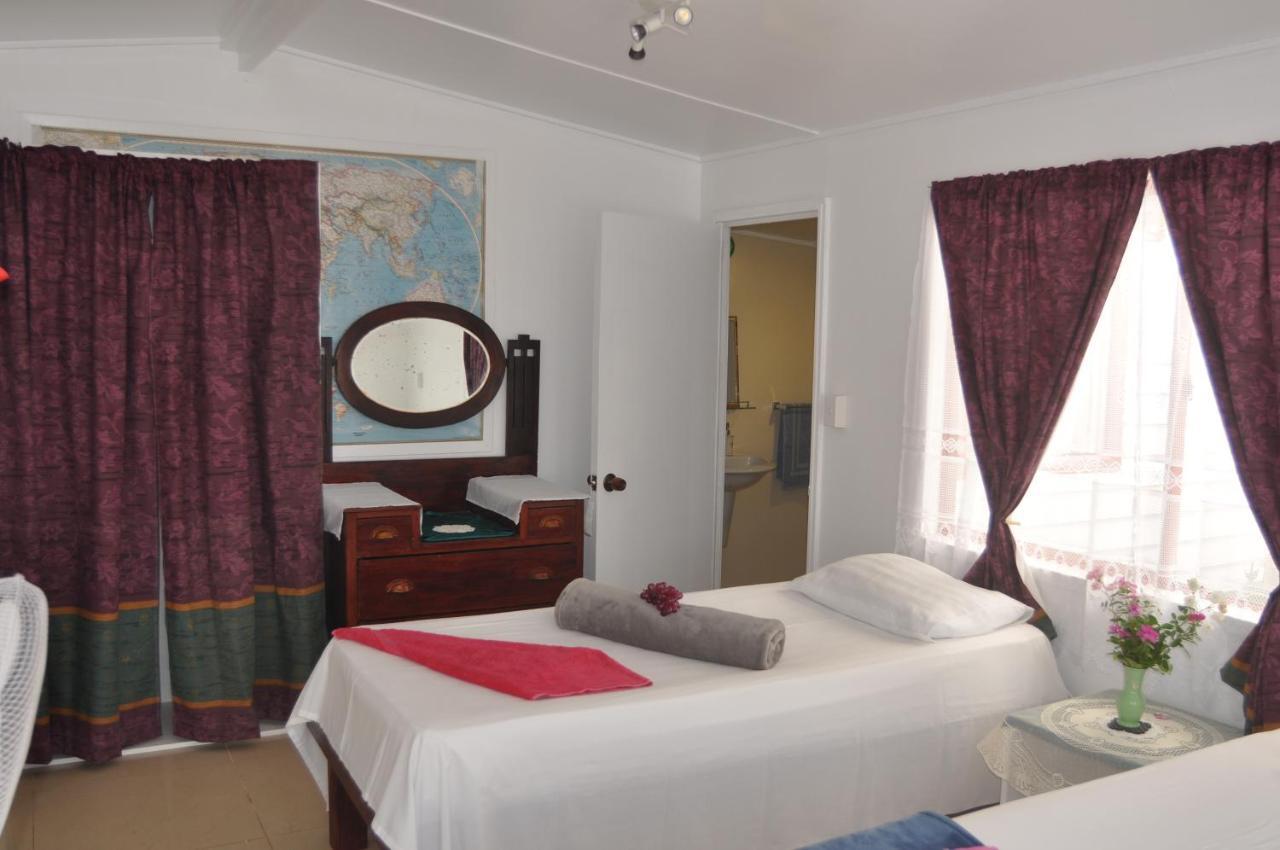 Flying Annie Moa Bed & Breakfast Neiafu Bagian luar foto